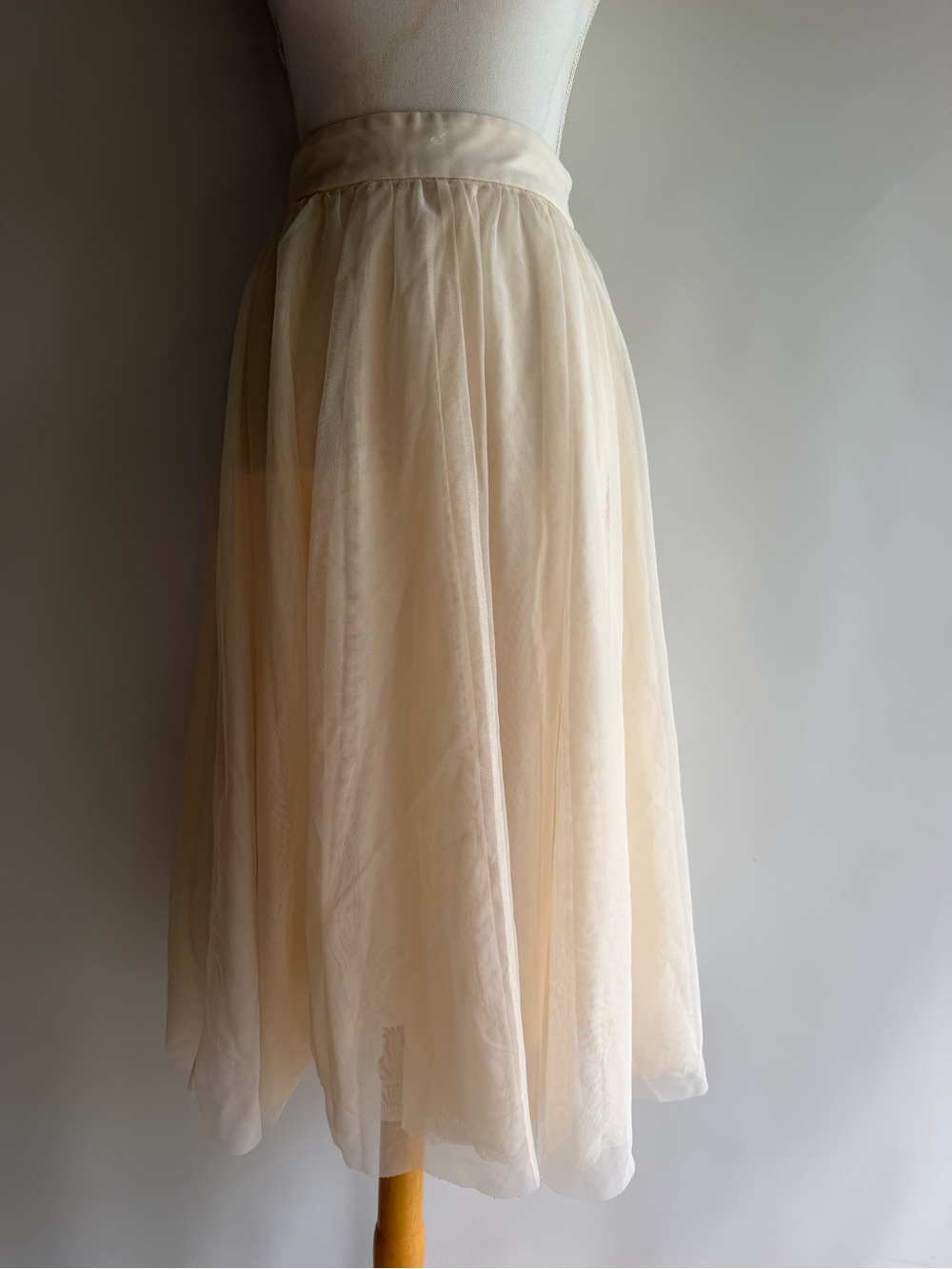 H&M Tulle Midi Skirt - sz 6